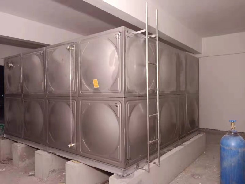 山東不銹鋼水箱廠家告訴你 使用不銹鋼消防水箱的注意細(xì)節(jié)